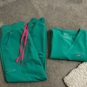 FIGS surgical green set